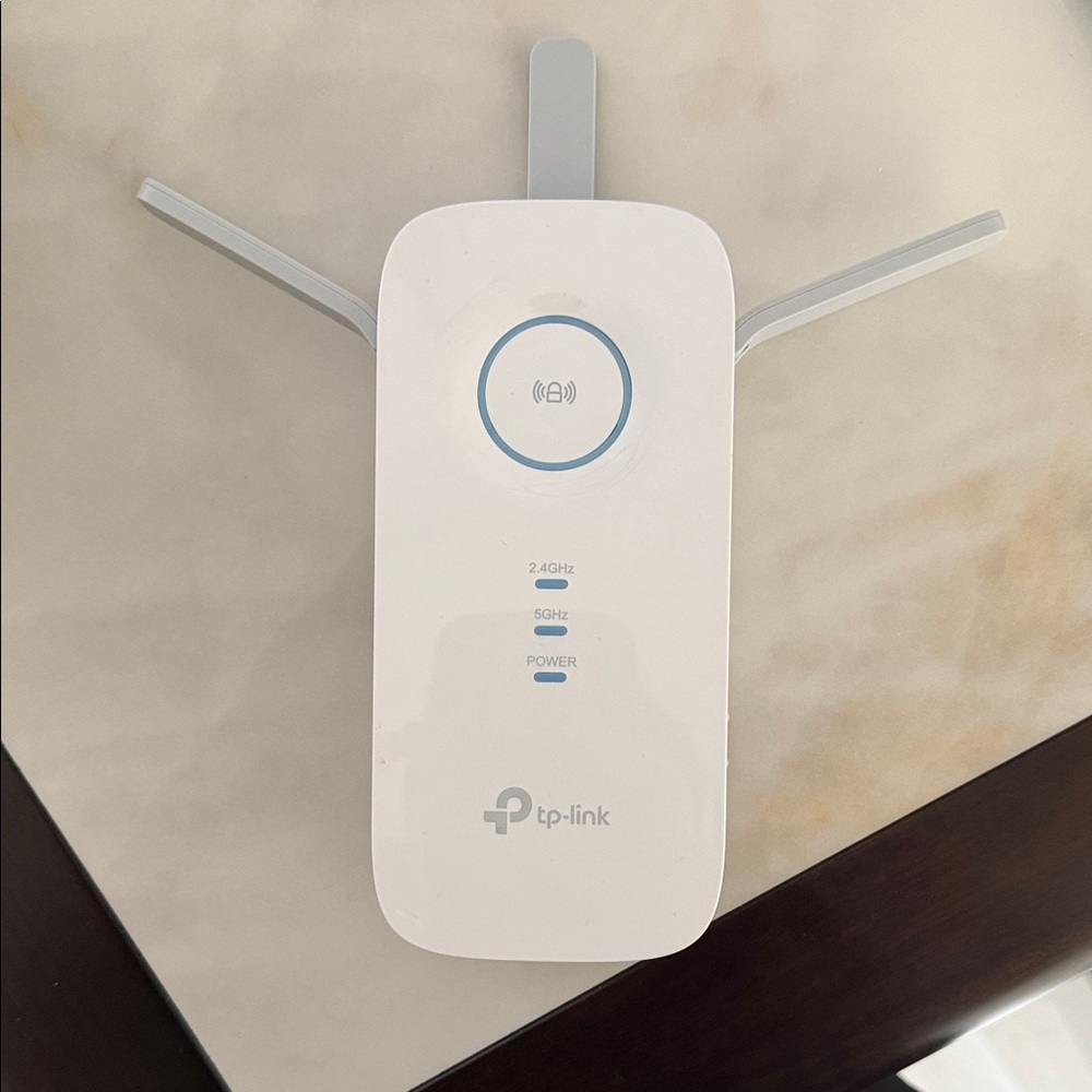 TP-Link Dual-Band White Wi-Fi Extender AC1900